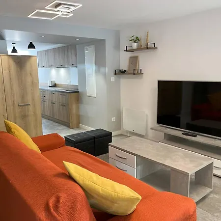 T4 Renove, Proche Centre, 3 Chambres, 6/8 Pers, Equipe, Est/ouest, Dispo De - Fr-1-234-254
